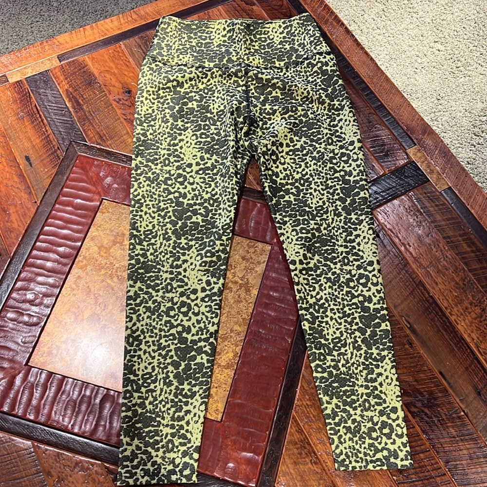 Leggings. Ona.  Medium